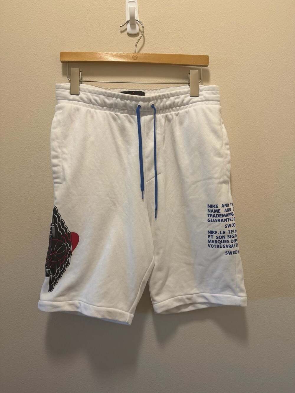 Nike Jordan Mens Air Jordan Classic Wings Fleece Shorts White/Blue/Red Medium